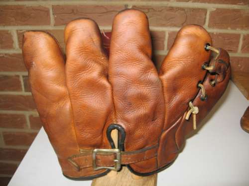 Walter Biff Berger Fairview G69 Back